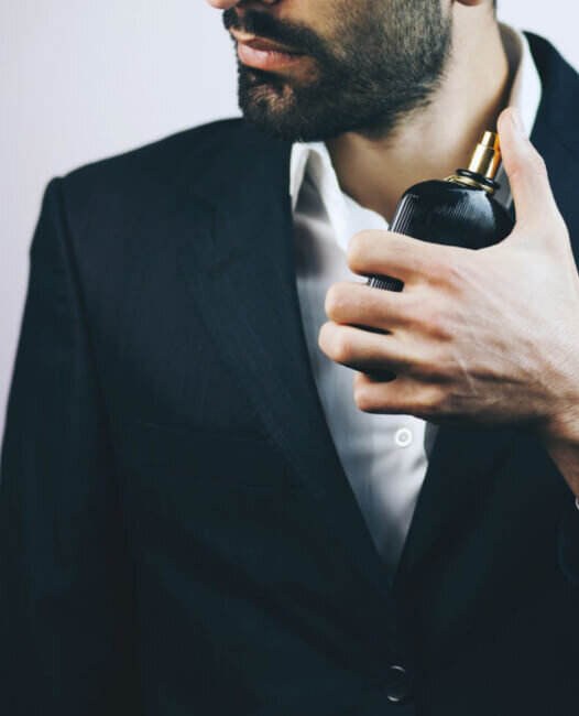 Пачули входит в состав женских и мужских ароматов известных брендов: Paco Rabanne - 1 Million, Adidas - Ice Dive, Christian Dior – Dune, Cartier - Pasha Fraicheur Menther, Calvin Klein – Truth и др. 