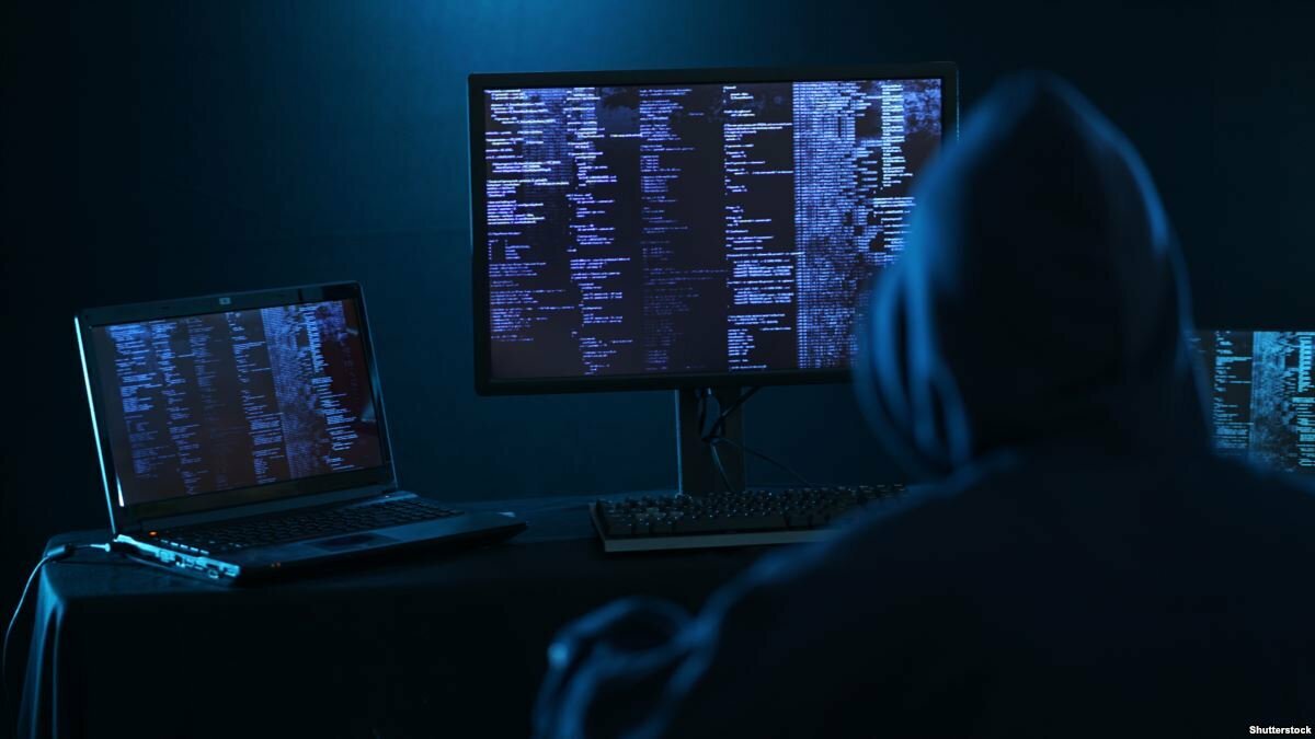 Типичный хакер с экрана телевизора