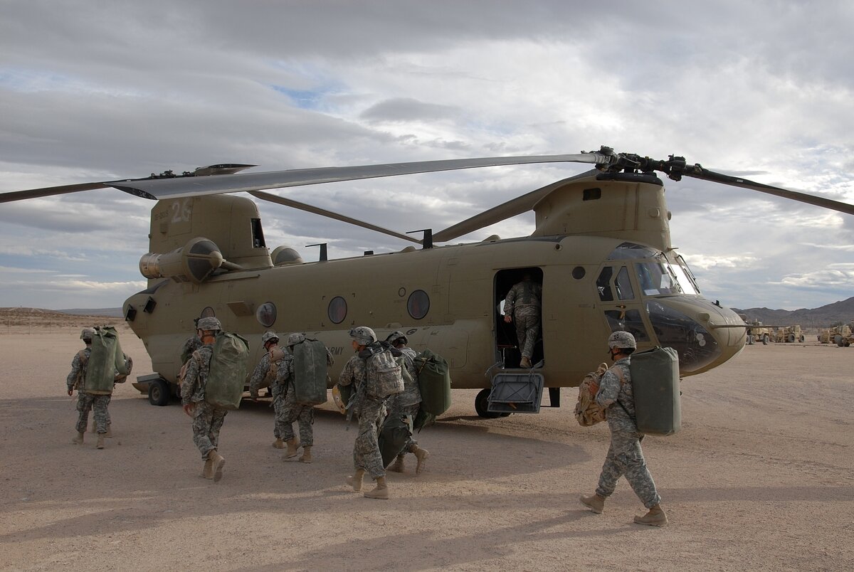 вертолет ch-47 chinook