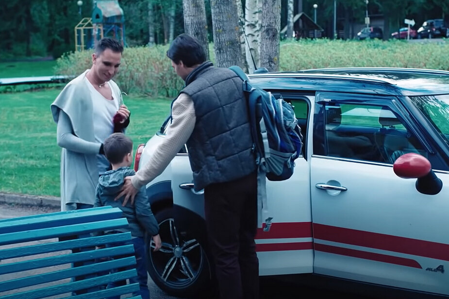 Оказывается, мужчины нетрадиционной ориентации обязательно красят глаза. Вы же каждый день встречаете на улицах таких людей?