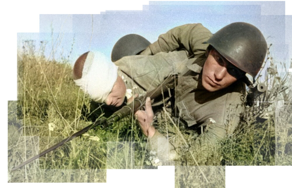 Спас от пули. Санитарка и раненый солдат. Раненый солдат на поле боя.