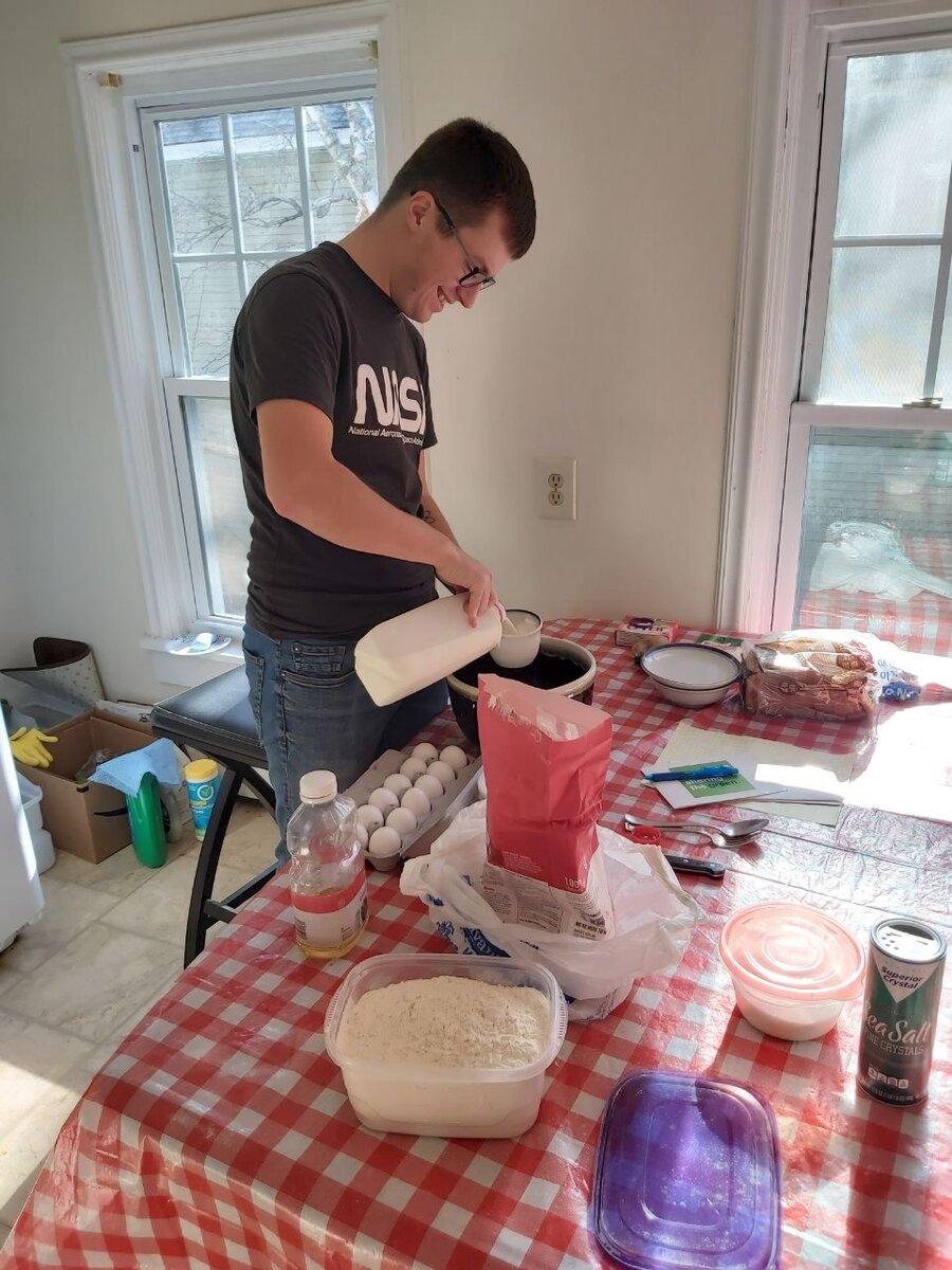 Готовлю блины в американском городе Вустер, штат Массачусетс :)