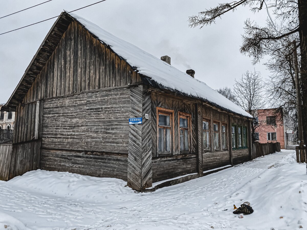 Как живёт провинциальный городок Сольцы? Тлен, разруха и обшарпанные  фасады. | Твой альтернативный гид | Дзен