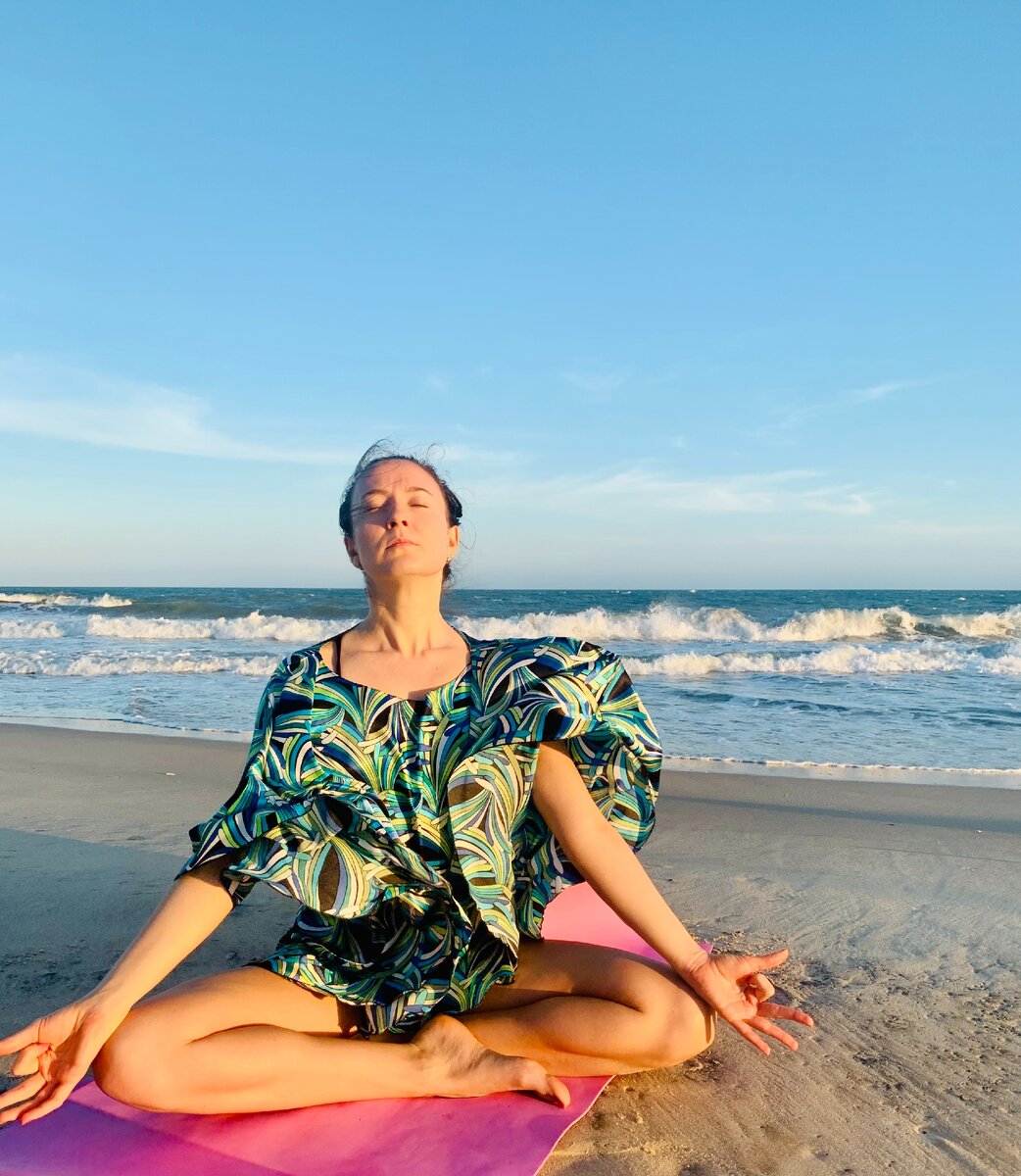 Полное йоговское дыхание. Использутся все три типа дыхания.