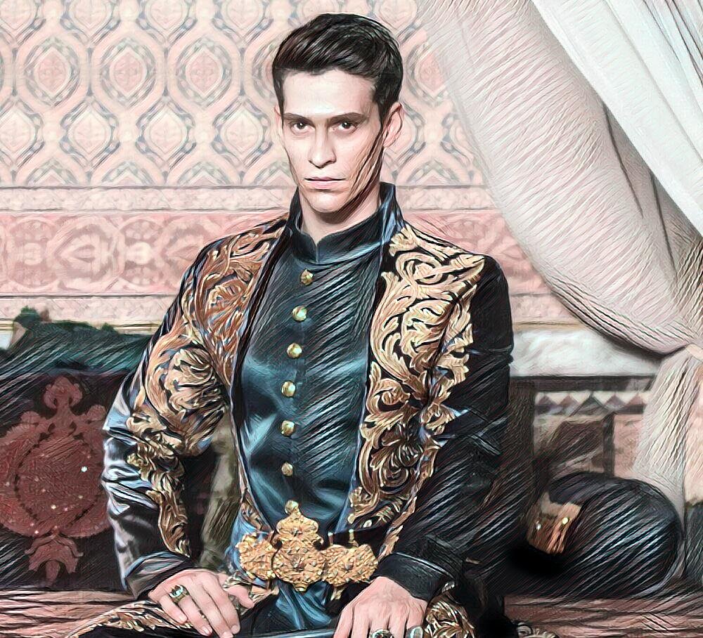 Принт на спине футболки. Шехзаде мустафа империя кёсем. Ахмед i. Спорт костюм ахмат. Ахмед молодой империя кёсем.