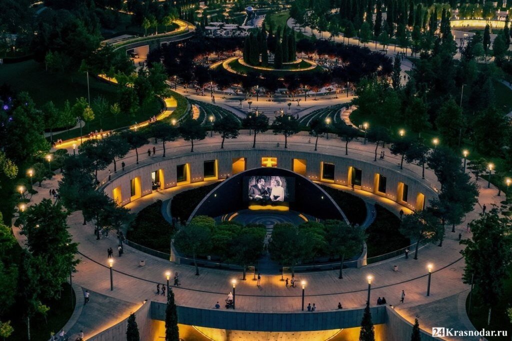 Парк галицкого в краснодаре фото вечером