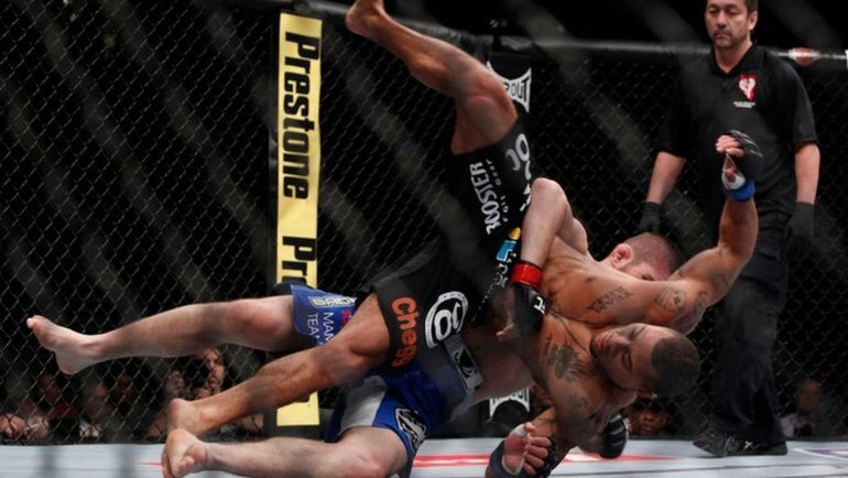    Хабиб переводит Абеля Трухильо.Ester Lin для MMAfighting.com