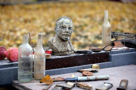    Рига: в парке Победы завершился очередной этап сноса памятника