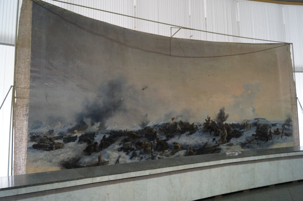 На полотне запечатлели январский штурм вершины Мамаева кургана, которую тогда удерживали немцы 