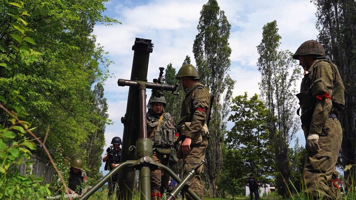    Бойцы минометного подразделения Народной милиции ЛНР © РИА Новости / Максим Захаров