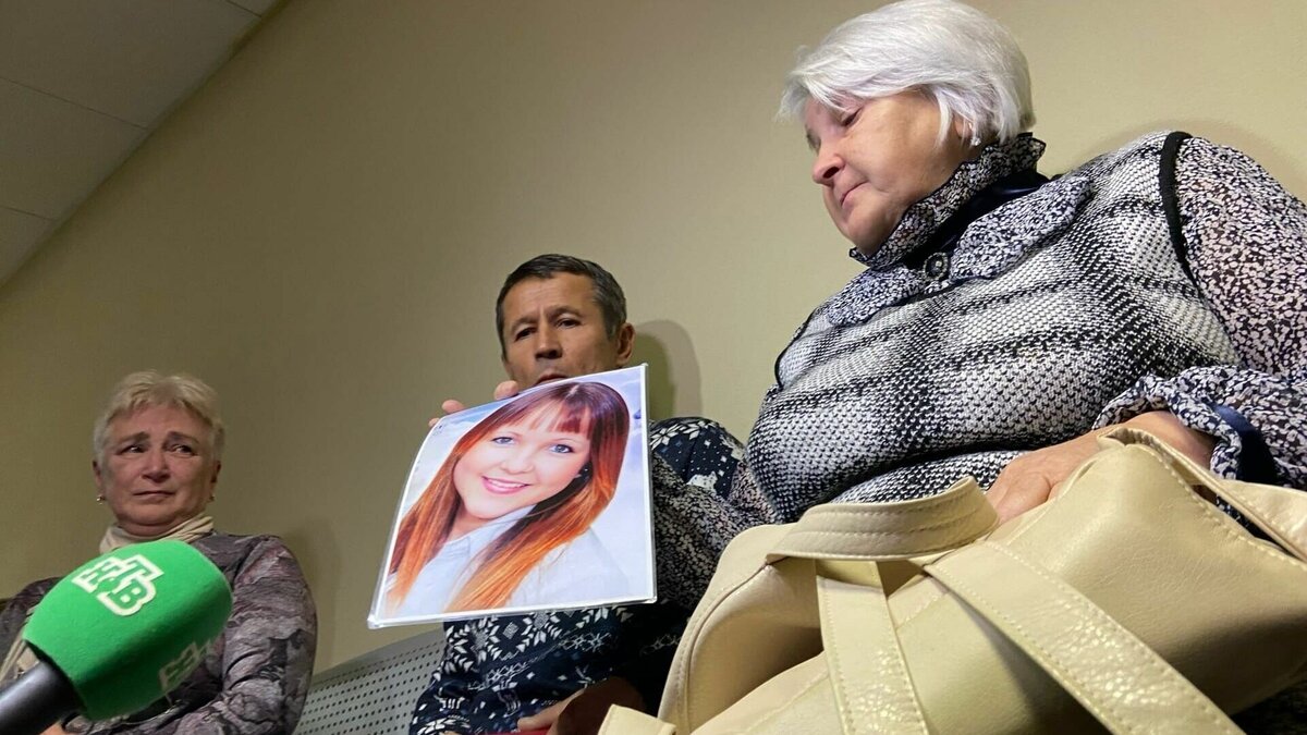     Маньяк Игорь Птицин проведет остаток жизни в колонии строгого режима. Его искали с 2009 года, за это время он совершил «29 эпизодов», среди них — изнасилования и убийства девушек. Родственники жертв надеялись на смертную казнь. О том, как прошло судебное заседание — в материале Inkazan.