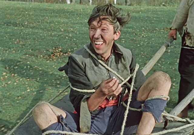 Пёс Барбос и необычный кросс — советская короткометражная комедия, снятая в 1961 году по стихотворному фельетону украинского советского поэта-юмориста Степана Олейника на киностудии «Мосфильм» режиссёром Леонидом Гайдаем.