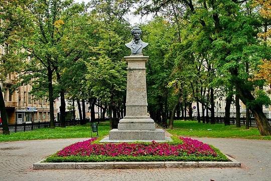    В Харькове снесли памятник Пушкину