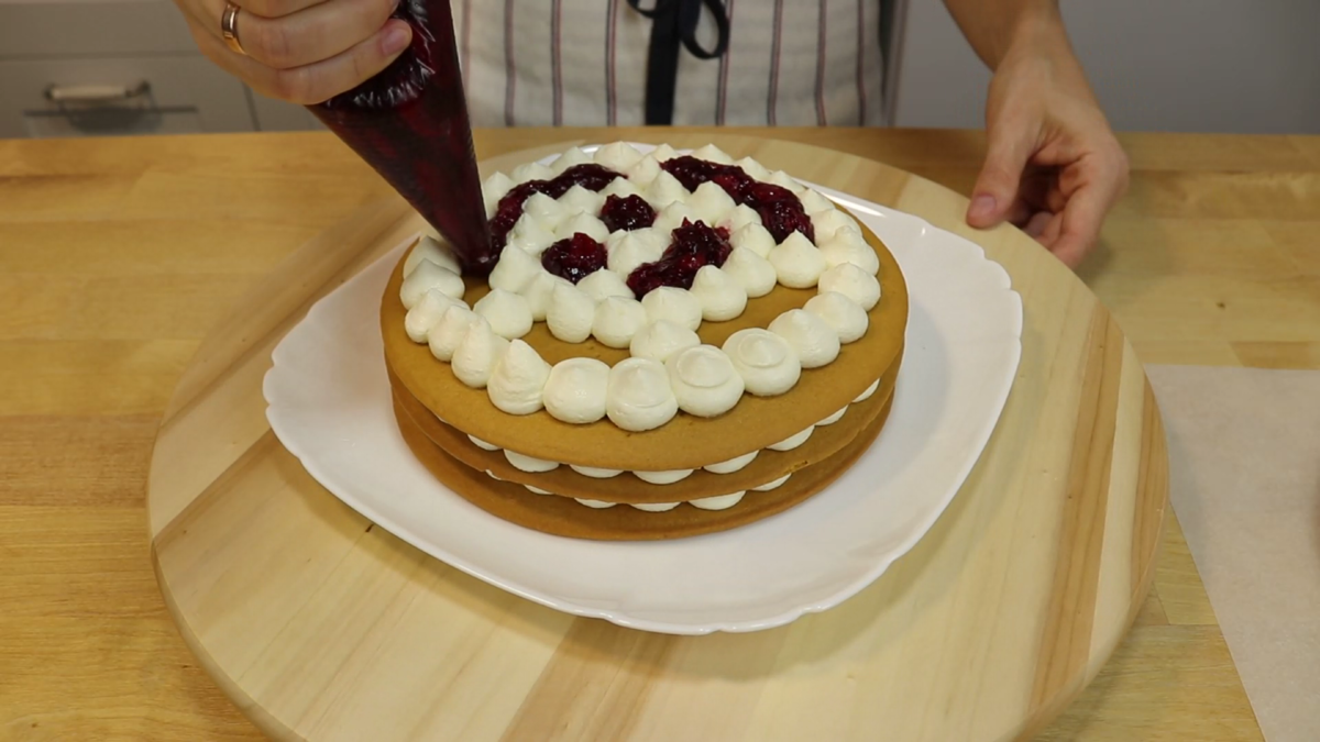 Такой торт украсит ваш праздничный стол: торт "Медовая Нежность" или открытый медовик