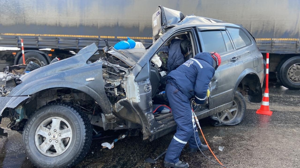    В Тюменской области в ДТП с грузовиком погиб житель ЯНАО