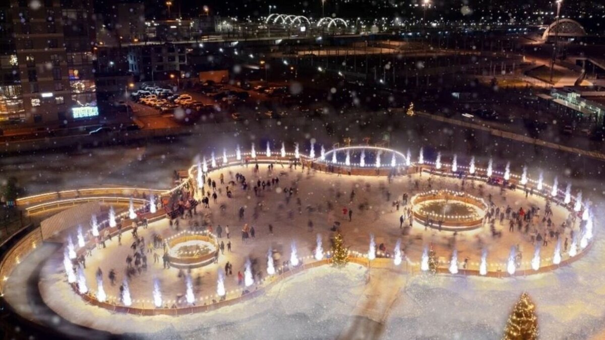     Волгоградцы смогут провести новогоднюю ночь на катках в ЦПКиО и пойме реки Царицы — они будут открыты с 23:00 31 декабря до 03:00 1 января. А в центральном парке культуры отдыха посетителей порадуют еще и 66 фонтанов бенгальских огней.