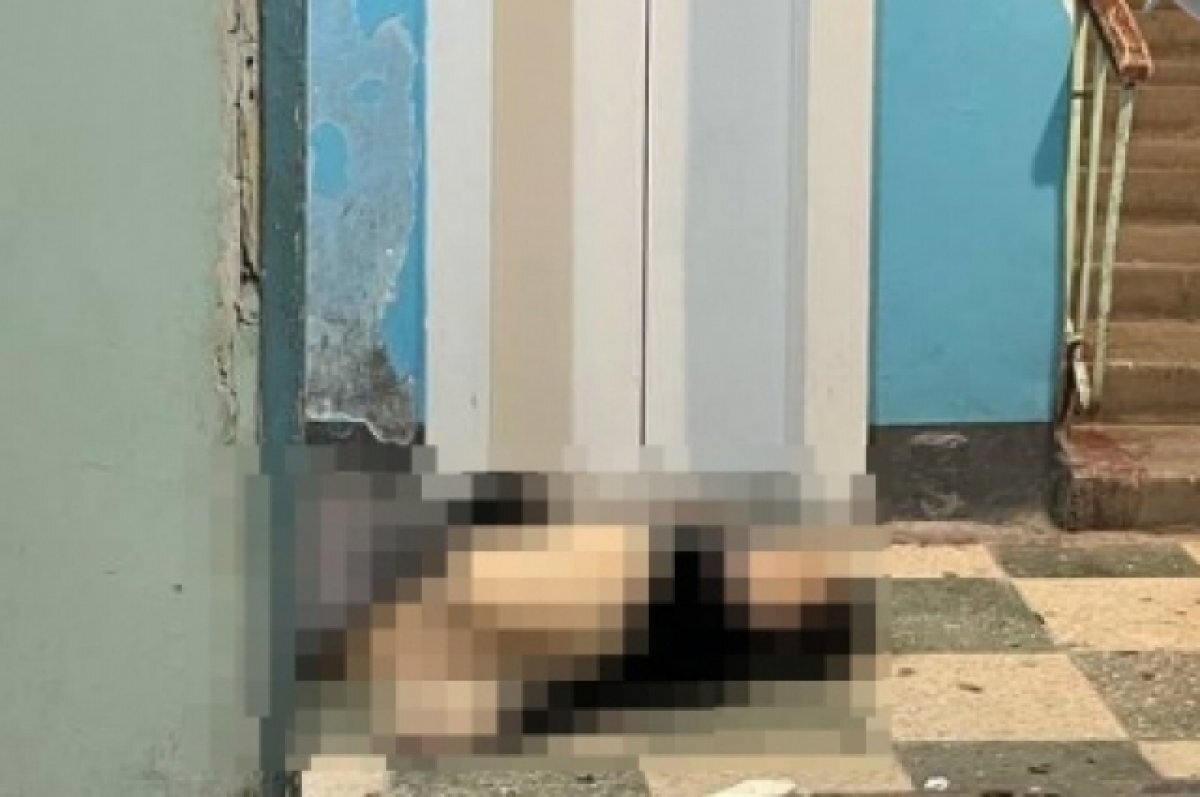    Тело 49-летней женщины нашли в подъезде общежития в Нижнем Новгороде