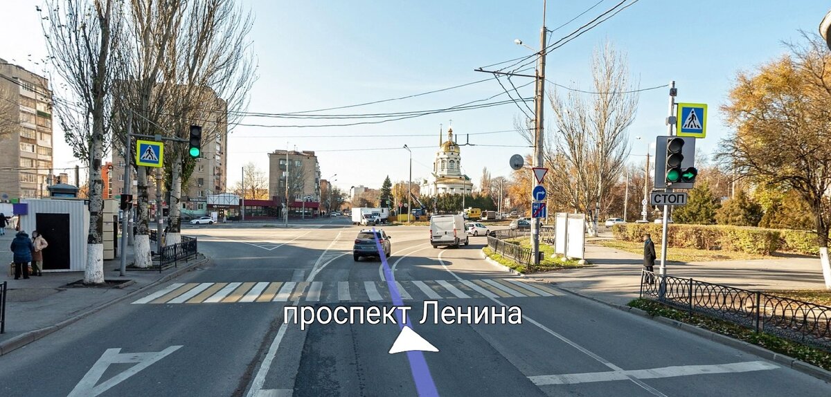 Светофор перед въездом на круг, а после него знак «Уступите дорогу» — как ехать?