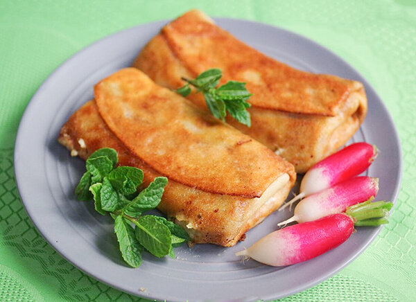 Эти вкусные блины с творогом и картошкой — мои любимые блины с русской начинкой. Мне всегда очень нравились русские вареники (не путать с украинскими, потому что у них другая начинка!-2