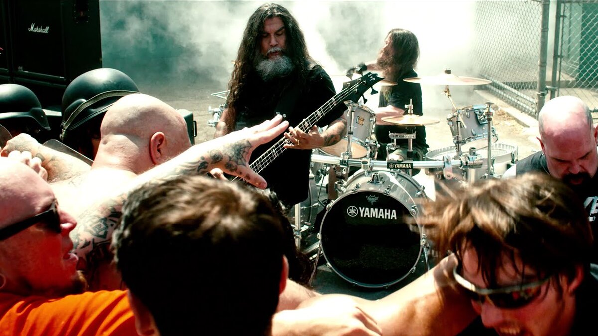 Делает сильней песня. Slayer Repentless. System of a down and Slayer. Slayer Video. Группа Slayer клипы.