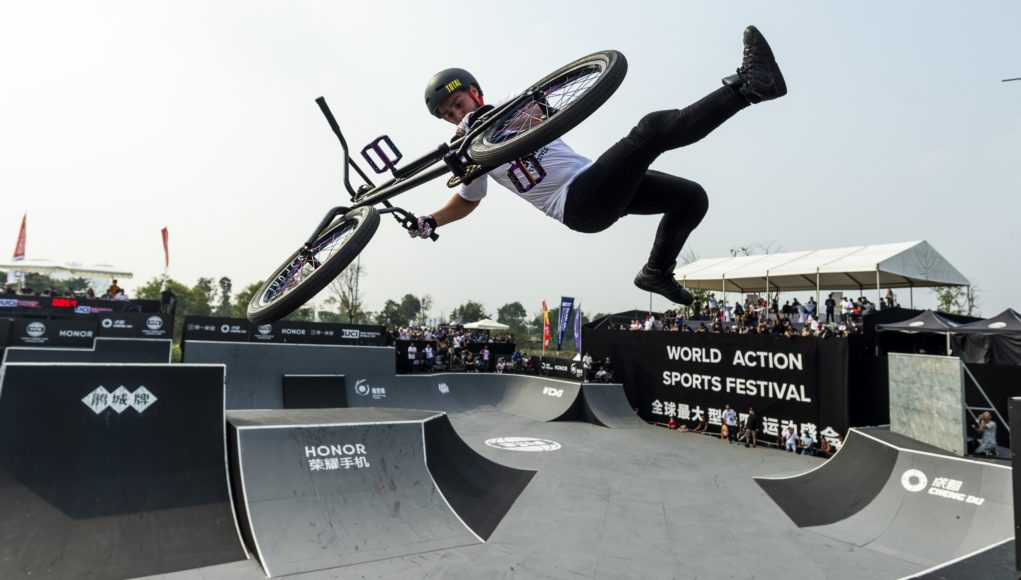 Sports bmx. BMX фристайл олимпиада. Вид спорта бмх фристайл. Фристайл парк BMX. BMX фристайл Олимпийский.