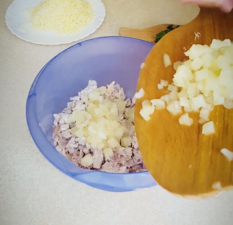 Курица, ананасы