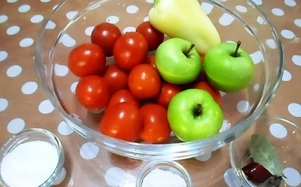 Вкуснющие маринованные помидоры на зиму - без уксуса (с яблоками) и без стерилизации