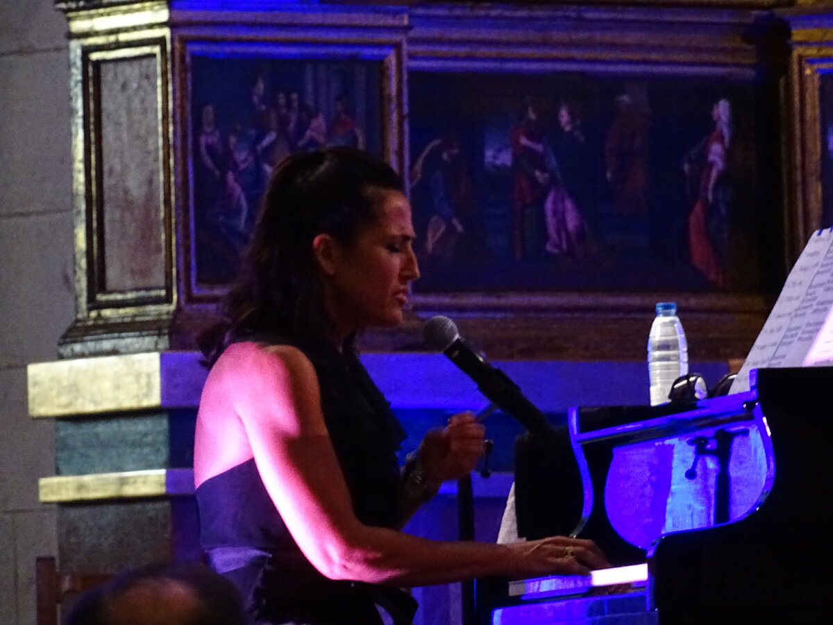 Joan As Police Woman, Iglesia de Santa Maria, 10.08.2019