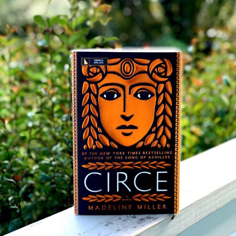 Обложка книги" Цирцея" 