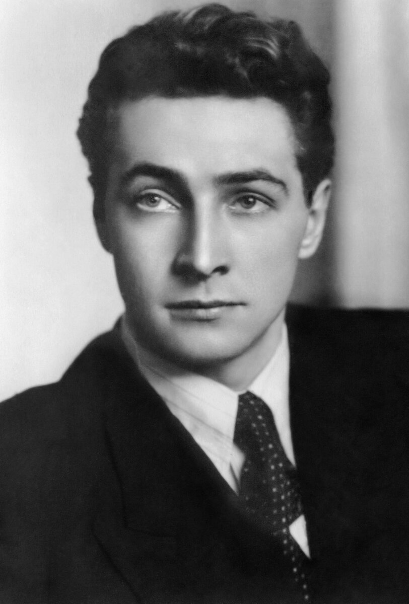 Вячеслав Тихонов в молодости