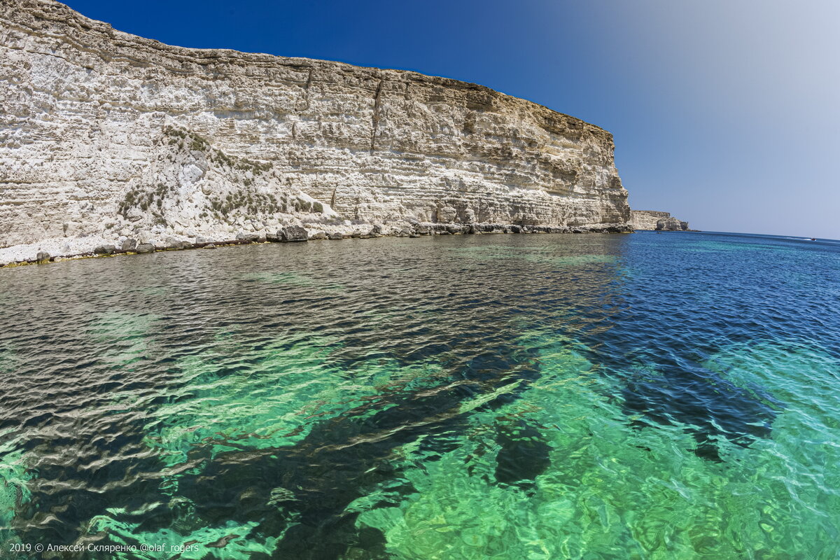 Какая вода в черном море в крыму. Мыс Тарханкут Крым. Мыс Тарханкут Оленевка. Атлеш Крым Тарханкут. Малый Атлеш Тарханкут.