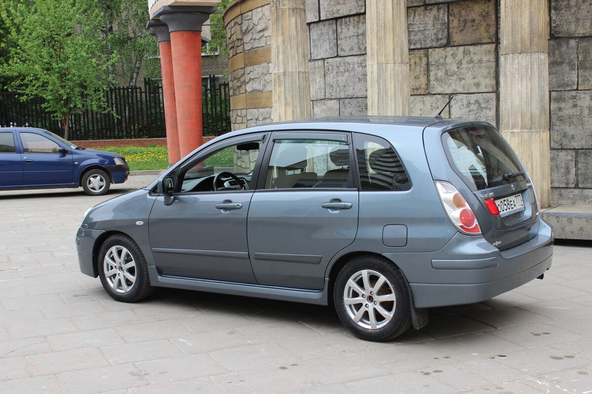 Suzuki Liana. Фотография взята с сервиса Яндекс Картинки 