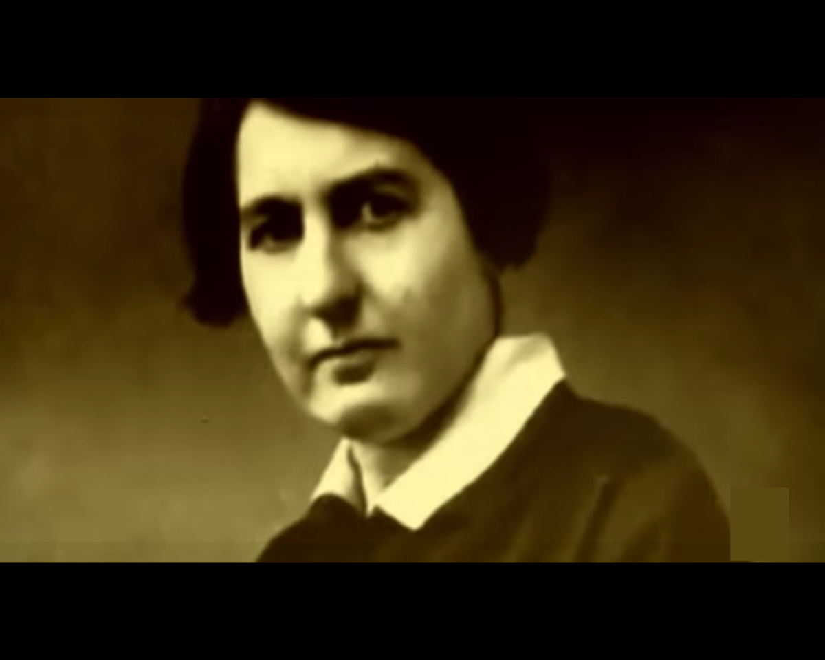 Стефания Вильчинская - женщина, которая любила Януша Корчака той редкой преданной любовью, о которой пишут книги и слагают стихи. Она не стала его женой. Ей довелось лишь разделить с ним его работу – дело его жизни. И ещё ей довелось разделить с ним смерть.