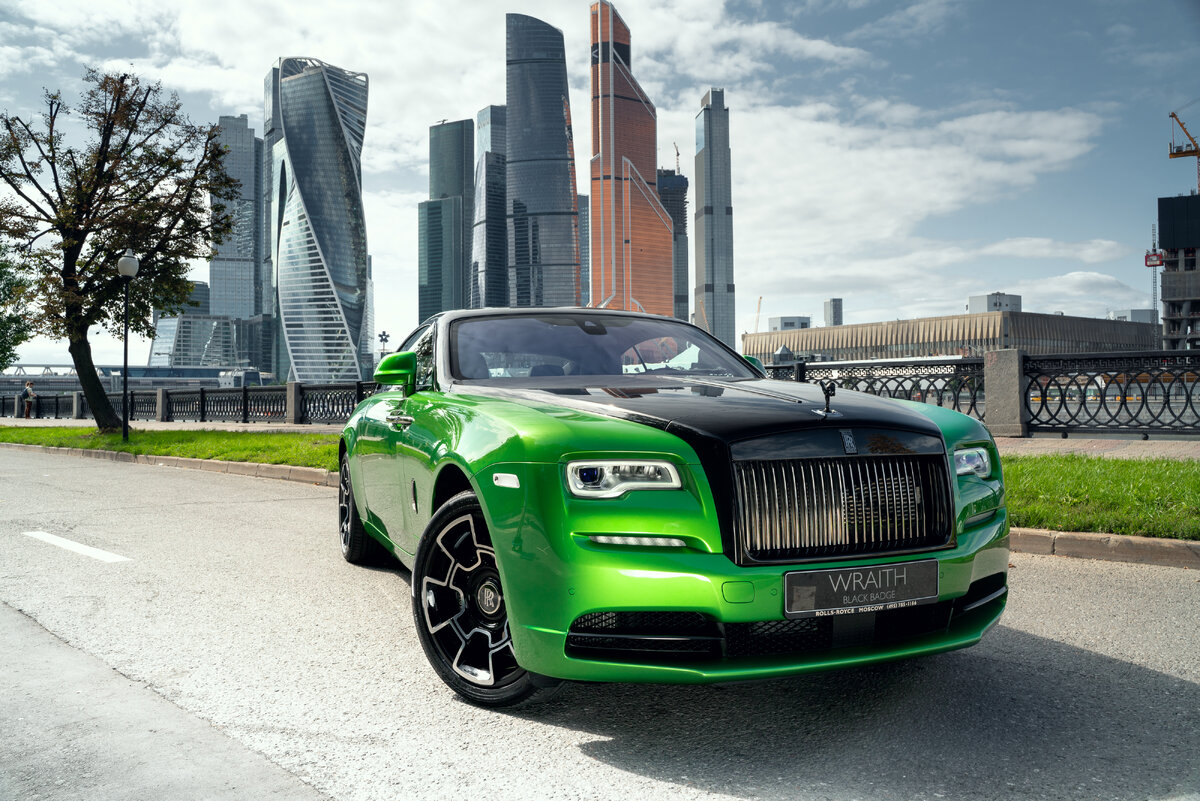 Rolls-Royce показал специальные автомобили для России Wraith “Black and  Bright” | АвТОгус | Дзен