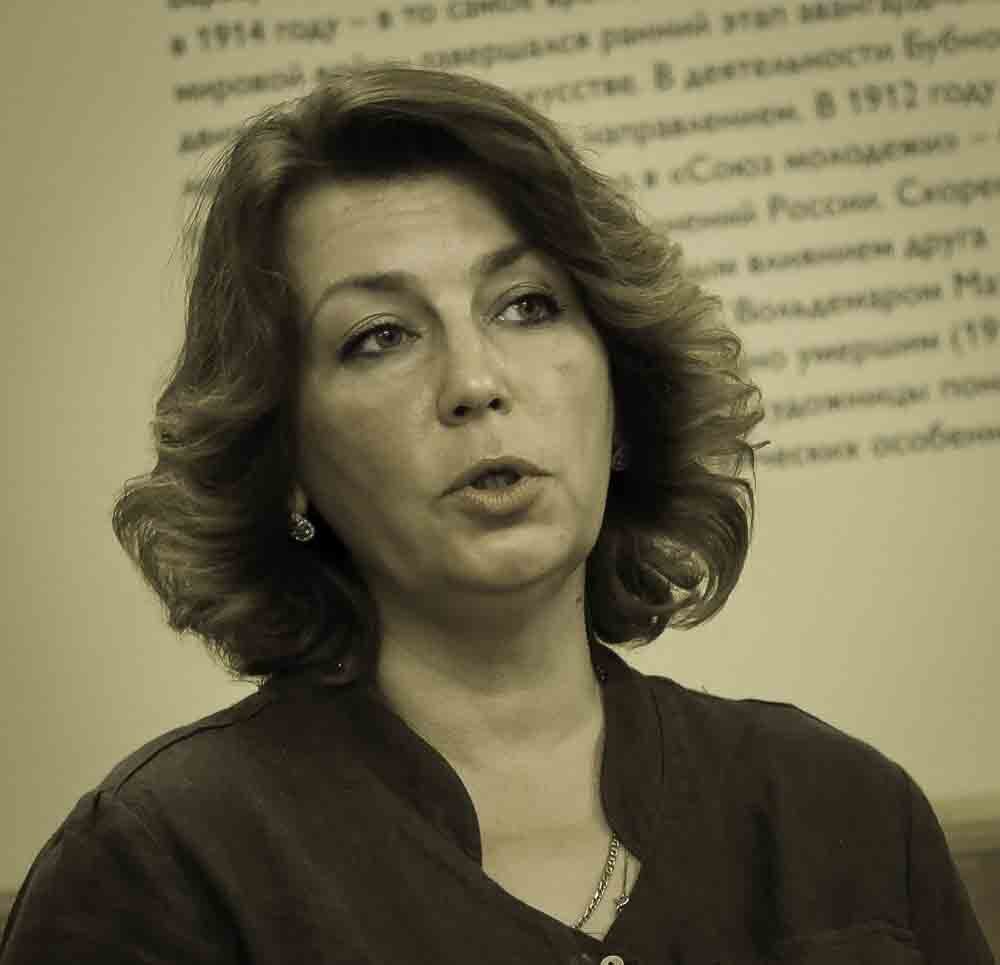 В рамках образовательной программы к выставке «Варвара Бубнова. Русский авангард и японские традиции» (9.08-15.09.2019), в организации которой Санаторий «Узкое» ФНКЦ РР выступил в качестве партнера Дома-музея Марины Цветаевой, состоялась лекция к.и.н. Н.А. Ёхиной, посвященная выдающемуся графику, художнику Вадиму Дмитриевичу Фалилееву (1879-1950) – учителю Варвары Дмитриевны Бубновой (1886-1983). Лекция построена на введении в научный оборот новых архивных материалов. 
Ученик Василия Васильевича Матэ и Анны Петровны Остроумовой-Лебедевой (сегодня ее прекрасные работы являются достоянием художественной коллекции «Узкого»), Вадим Фалилеев в начале XX в. был в числе ярчайших представителей молодого поколения художников-граверов, стоявших у истоков создания новой русской гравюры. В последующем, сложившись как мастер, В.Д. Фалилеев утвердит гравюру как самостоятельное, равноправное с живописью искусство, снискав славу выдающегося художника-гравера первой половины XX века.
В 1923 г. Вадим Дмитриевич вместе с супругой, художницей Екатериной Николаевной Качура-Фалилеевой и дочерью отдыхал и работал в Санатории «Узкое», став автором герба легендарной «Республики Санузия». Также в 1920-1930-е годы работы Фалилеева украшали стены столовой санатория. 
Сегодня работа в архивах, направленная на выявление новых материалов, отражающих неизвестные страницы жизни и творчества мастера, продолжается – в скором времени увидит свет статья Н.А. Ёхиной, посвященная В.Д. Фалилееву. 
