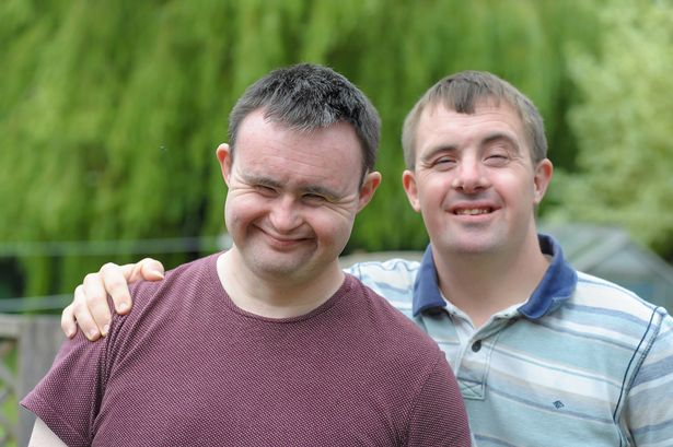 Дэвид и Тимоти, источник https://www.differentbrains.org