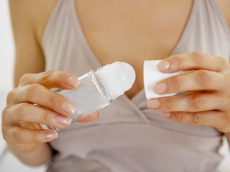 Чего стоит опасаться, ежедневно применяя дезодоранты и антиперспиранты?