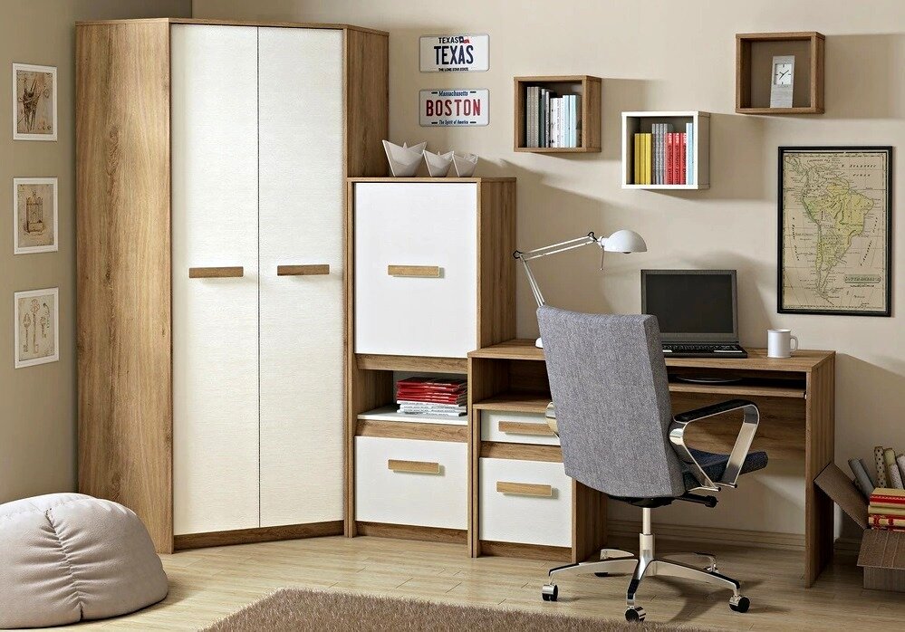 Обратите внимание на количество места за рабочим местом