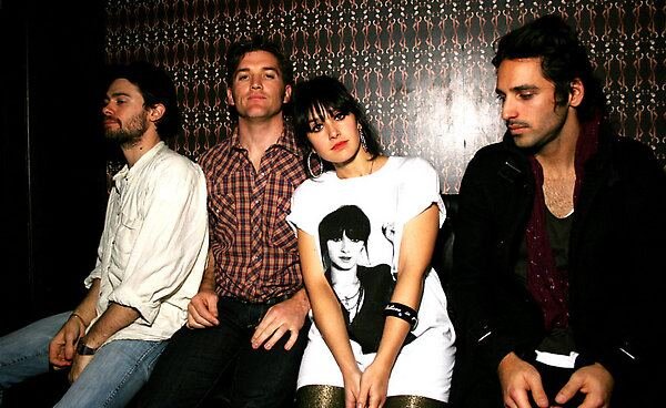 коллектив Howling Bells