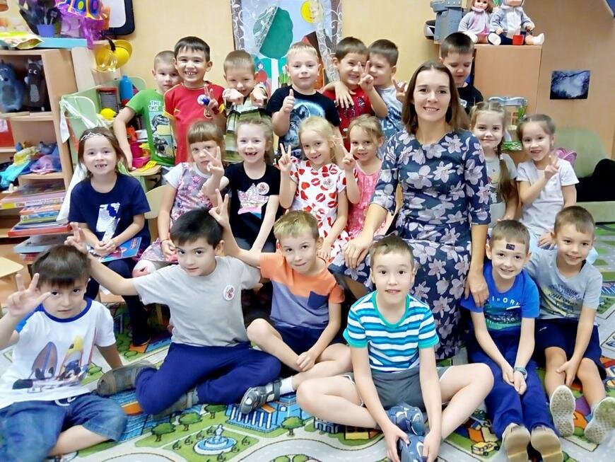 детский садик воспитатель. воспитатель детского сада. детские сады в красноярске. фото воспитателей детского сада. воспитатель детского сада.