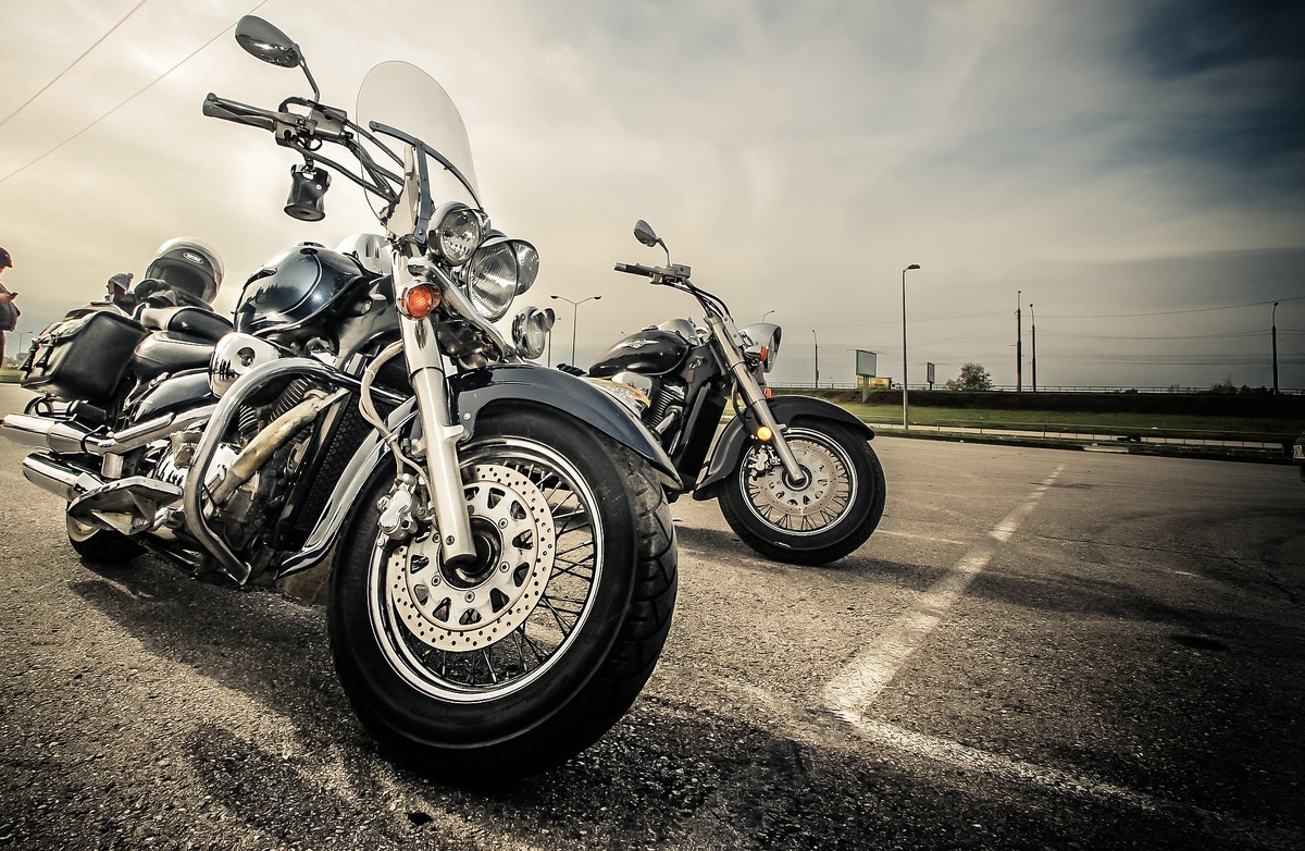 https://pixabay.com/photos/motorcycle-bike-motorcycles-2197863/