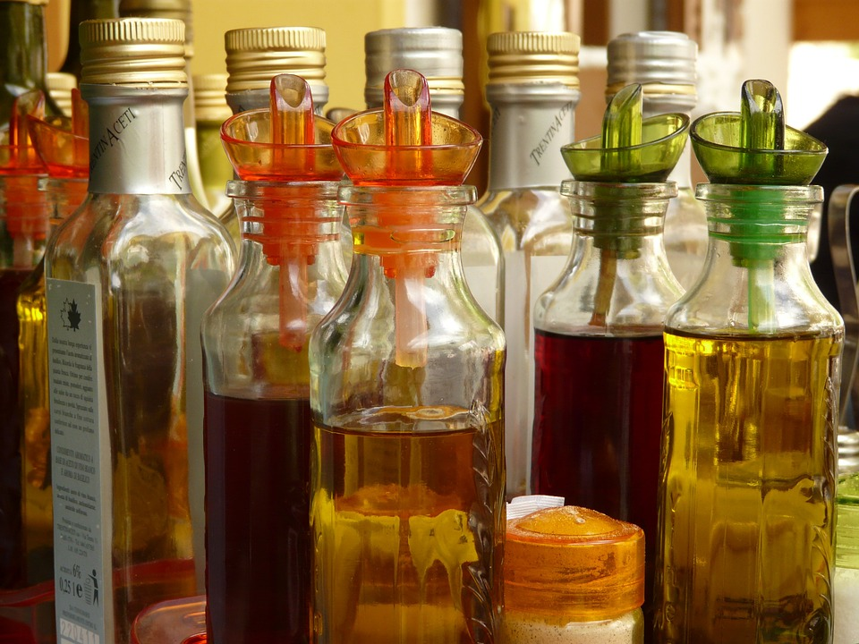 https://pixabay.com/photos/bottle-bottles-vinegar-oil-589/