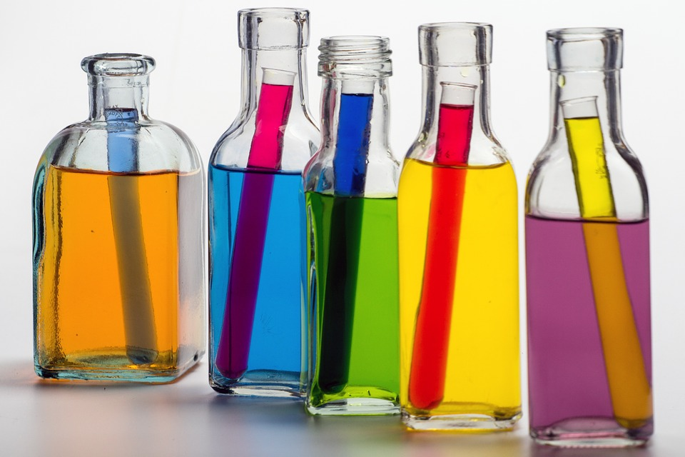 https://pixabay.com/photos/still-life-bottles-color-838362/