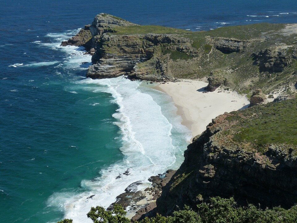 https://cdn.pixabay.com/photo/2015/10/20/09/57/south-africa-997540_960_720.jpg