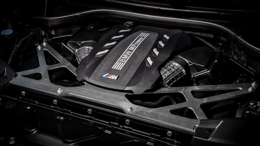 2020-BMW-X6M-Competition-engine