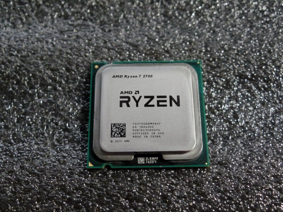 Райзен какой сокет. Процессор за 5к. AMD Ryzen 5.600g под крышкой фото. Мем авито процессор. Что написано на крышке процессора.