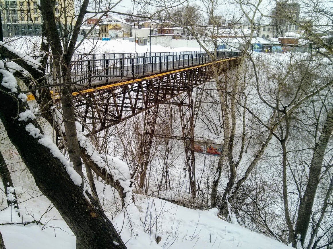 За местоположение входа в этот Бункер с меня запросили 2000 р., я нашел его сам в течение 15 минут.