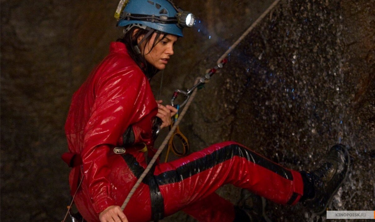 "Ты слушаешь меня, Нео, или пялишься на женщину в красном?" - Морфеус.