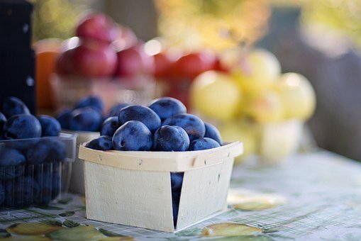 https://cdn.pixabay.com/photo/2015/10/24/20/04/fruit-1004887__340.jpg