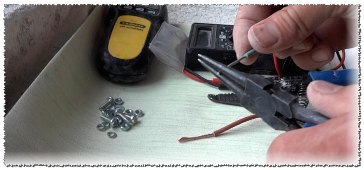 Формируем на концах проводов "ушки"